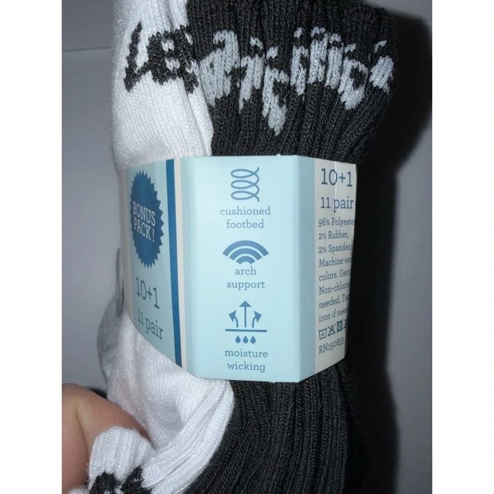 Aeropostale Boys Quarter Socks 11 Pair Size 9-3.5 White Black Cushioned Athletic